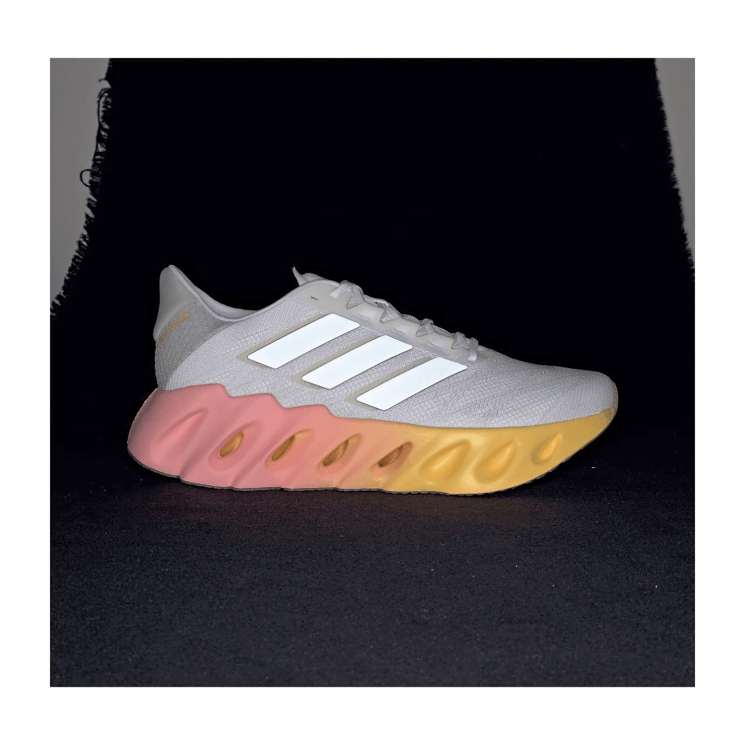 Adidas Performance adidas Switch Fwd 2 Laufschuhe Herren ID0533 - cloud white/halo silver/spark 40 2/3 für Herren, weiß, Gr. 40 ⅔ EU / 7,5 UK