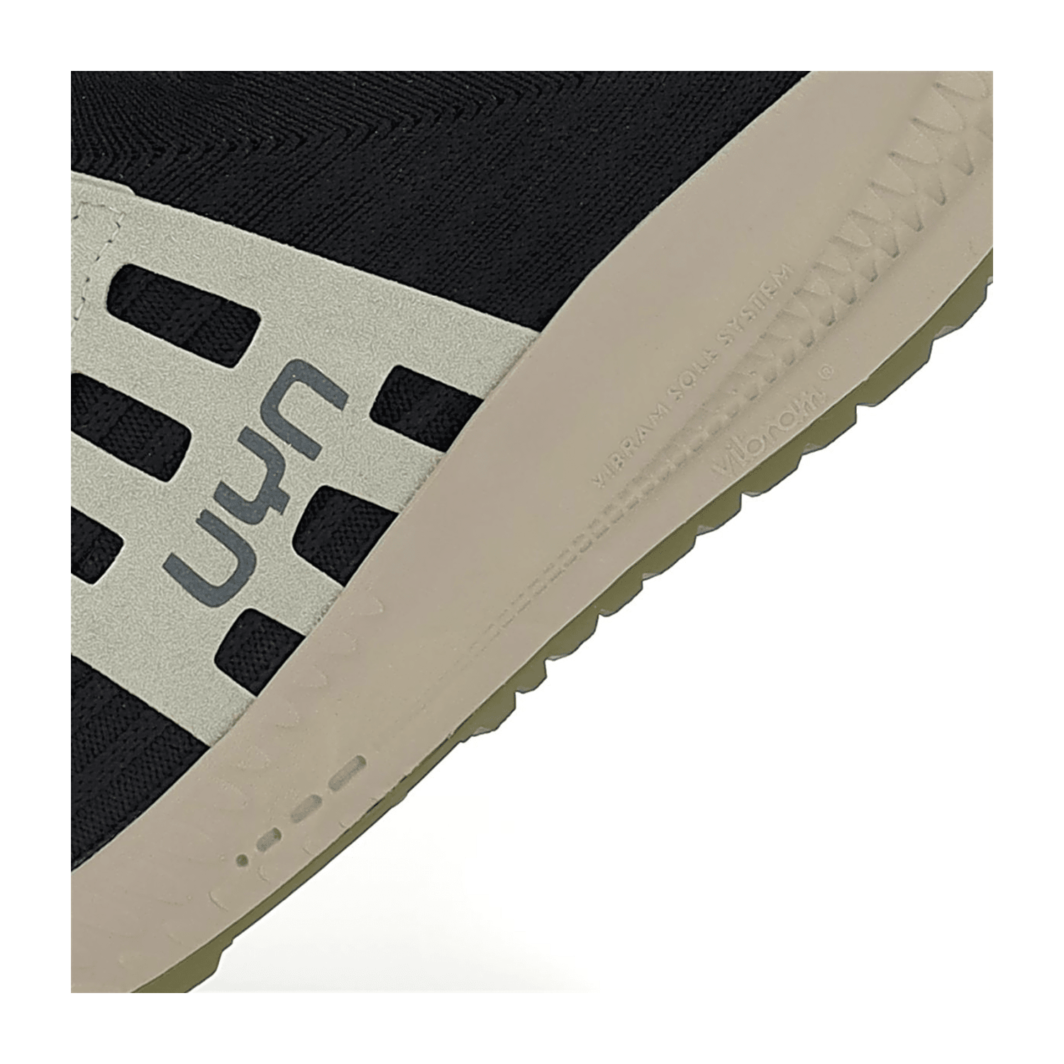 75796E5F79313030323033-0001-eu_3900