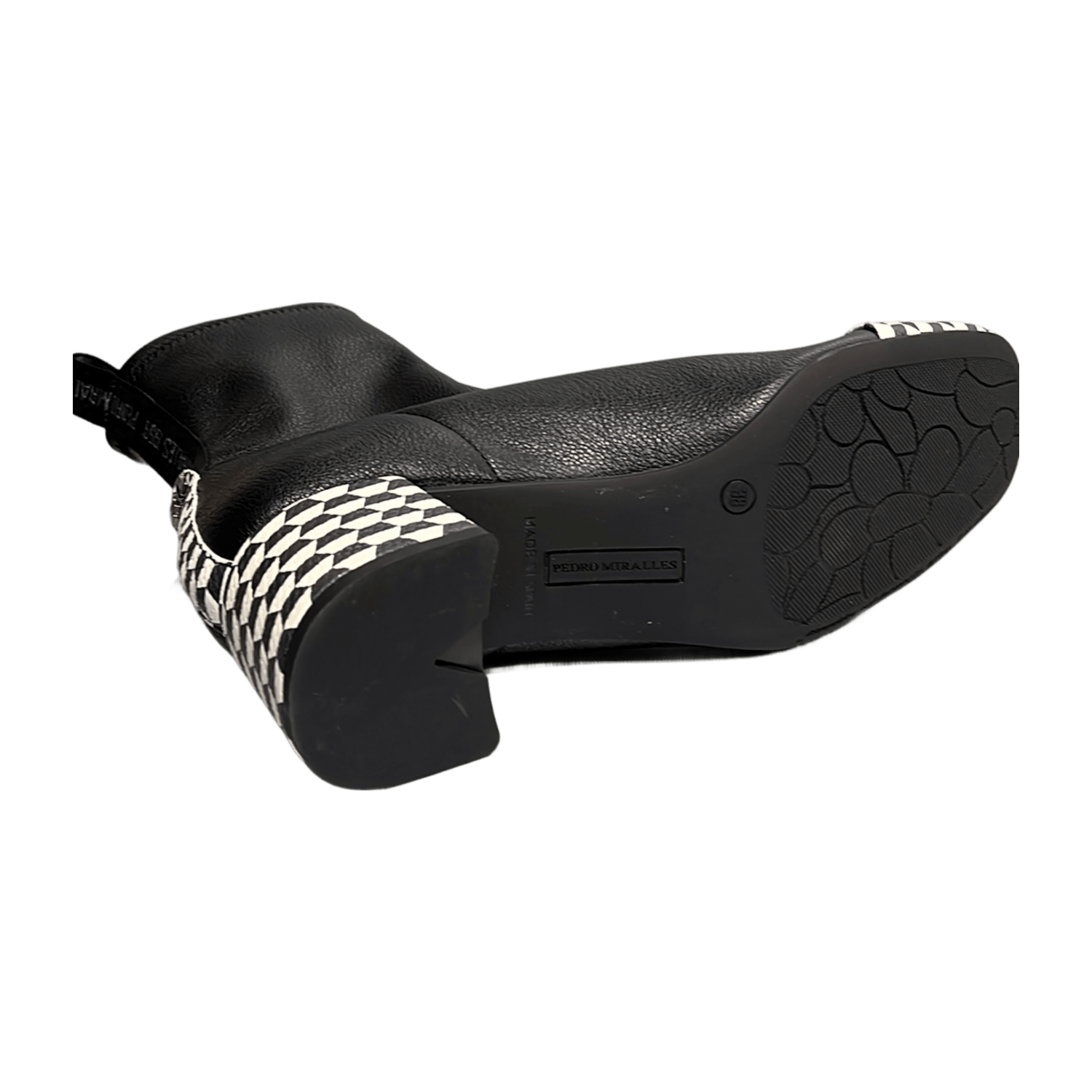 32313036313137-0001-eu_3700